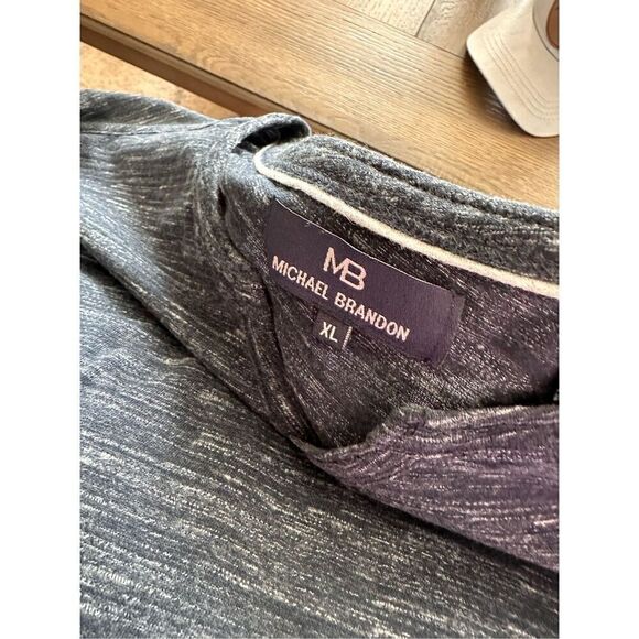 Men’s Long Sleeve Neck Slit Shirt - Picture 5 of 5